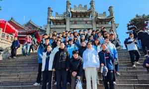 陈梦身穿山东省队颁奖服出发全运会：澳门见