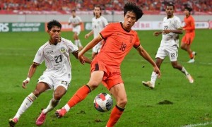 原创 
            向余望适合打影锋，朱鹏宇应该首发！安东尼奥一锅乱炖，恐被袋鼠打成筛子