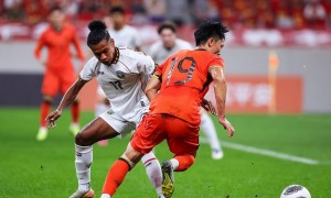 原创 
            U23国足VS北马里亚纳群岛：王牌铁腰缺阵 蒯纪闻领衔 朱鹏宇冲锋