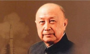 原创 
            杨振宁和钱学森最大的区别在哪儿 杨振宁和钱学森都是杰出的华人科学家，但区别明显，杨振宁是理论物理的巨擘