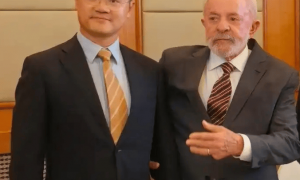 一觉起来，国内的外卖大战已经打到巴西了