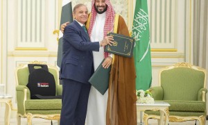 观察｜沙特与巴基斯坦达成“共同防御”，对美国和印度释放什么信号？