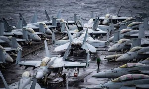 美海军在南海连摔两架飞机,因电磁攻击?中国军号发文